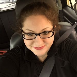 Meet your Posher, Maria nicole